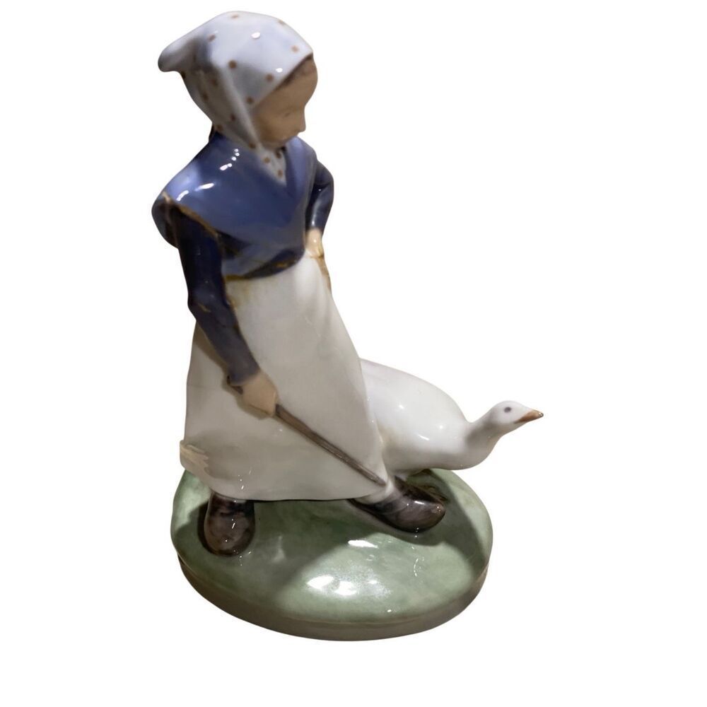 Vintage Royal Copenhagen Girl with Goose w/ Artist Monogram Porcelain Figurine 5 - Picture 4 of 5
